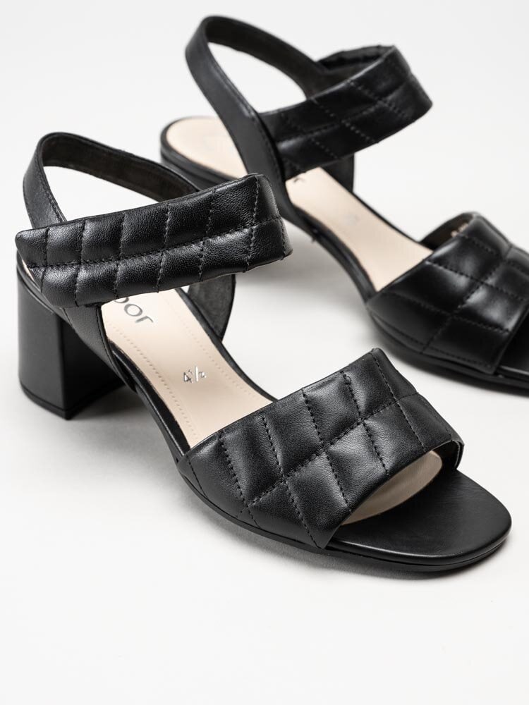 Gabor - Svarta sandaletter i quiltat skinn