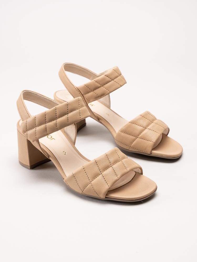 Gabor - Beige sandaletter i quiltat skinn