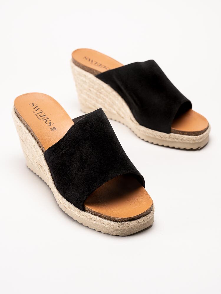 Sweeks - Tyra - Svarta kilklackade slip in sandaletter