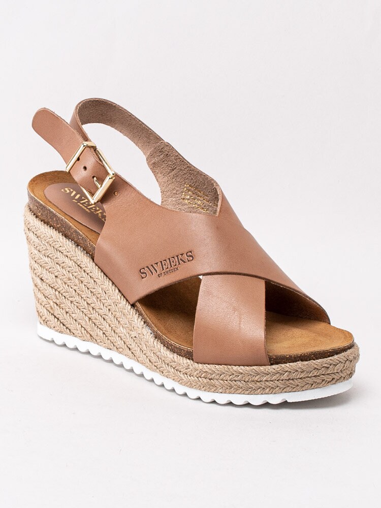 Sweeks - Olivia - Ljusbruna kilklackade sandaletter i skinn