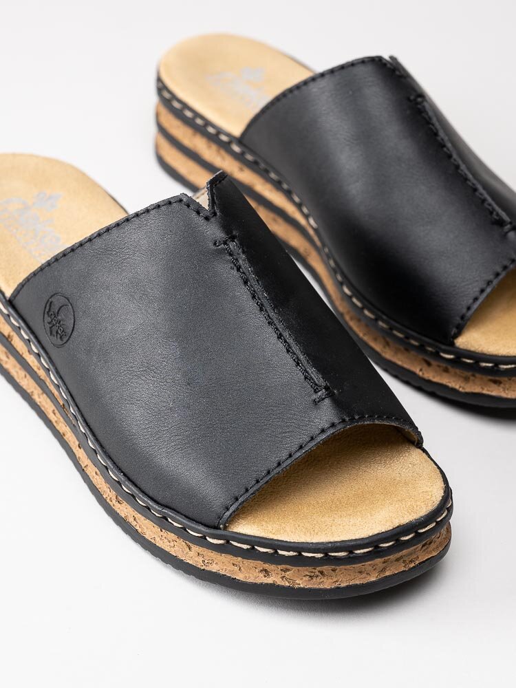 Rieker - Svarta kilklackade slip in sandaler