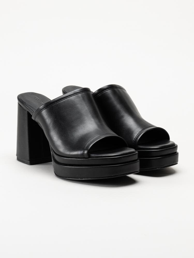 Tamaris - Svarta slip in sandaletter med platå