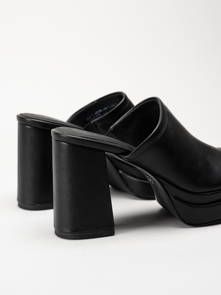 Tamaris - Svarta slip in sandaletter med platå