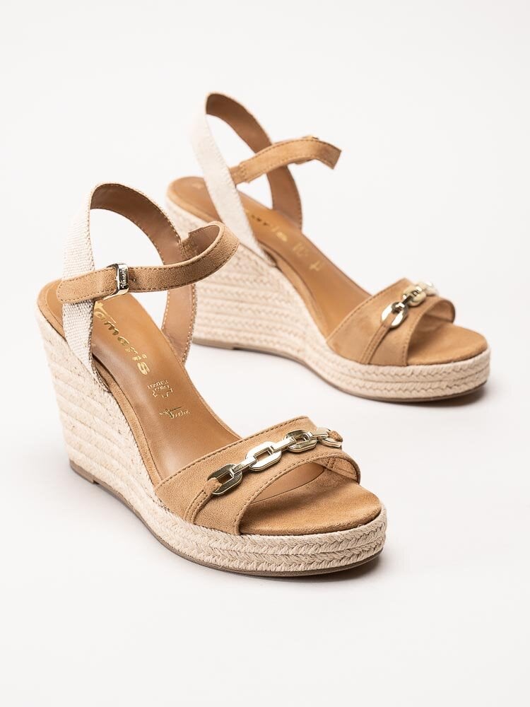 Tamaris - Ljusbruna kilklackade sandaletter i mockaimitation