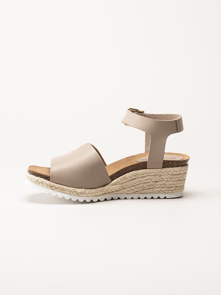 Sweeks - Ingrid - Beige kilklackade sandaletter i skinn