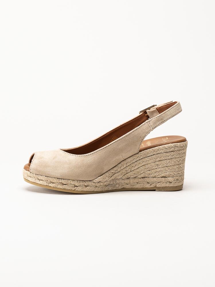 Duffy - Beige kilklackade sandaletter i mocka