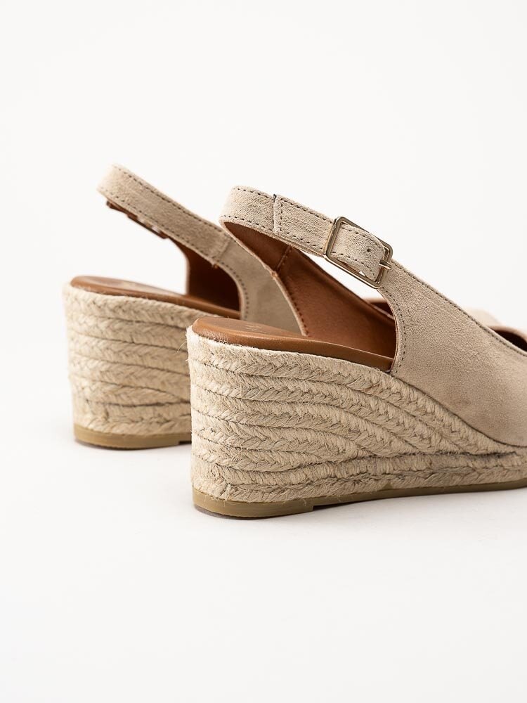 Duffy - Beige kilklackade sandaletter i mocka