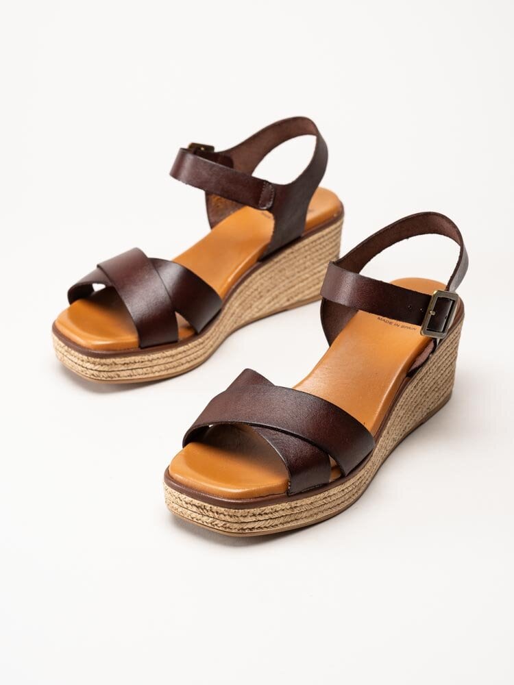 Effortless - Mörkbruna kilklackade sandaletter