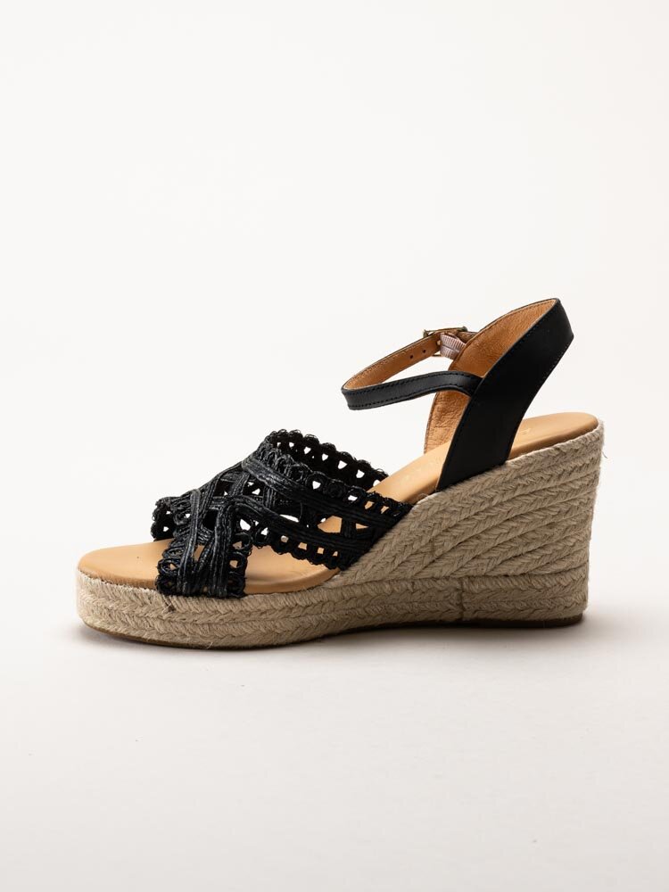 Alberville - Viveca Macrame - Svarta kilklackade sandaletter