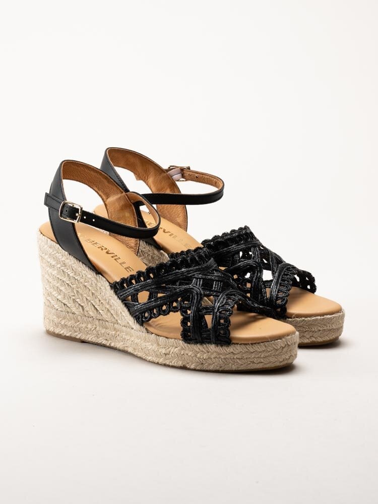 Alberville - Viveca Macrame - Svarta kilklackade sandaletter