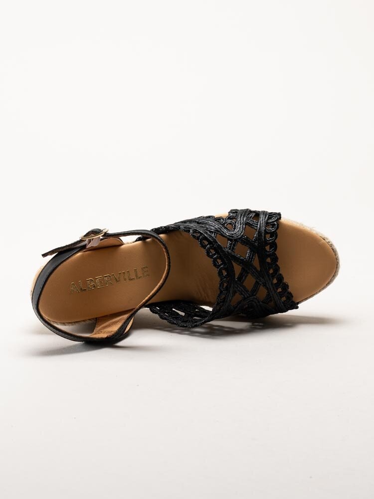 Alberville - Viveca Macrame - Svarta kilklackade sandaletter