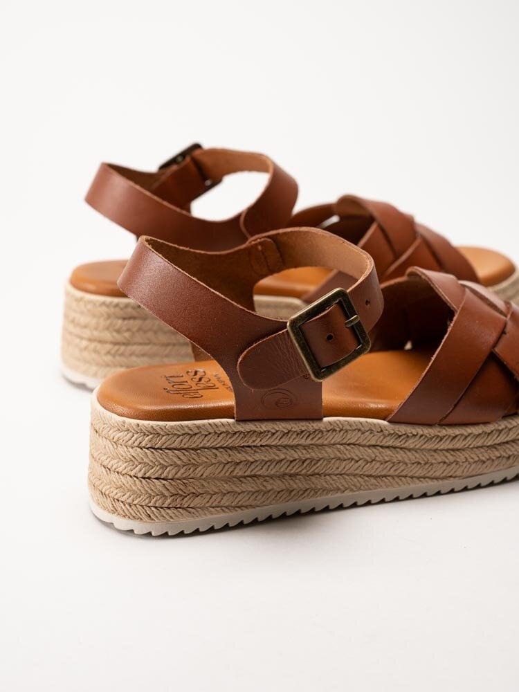 Effortless - Bruna kilklackade sandaletter i skinn