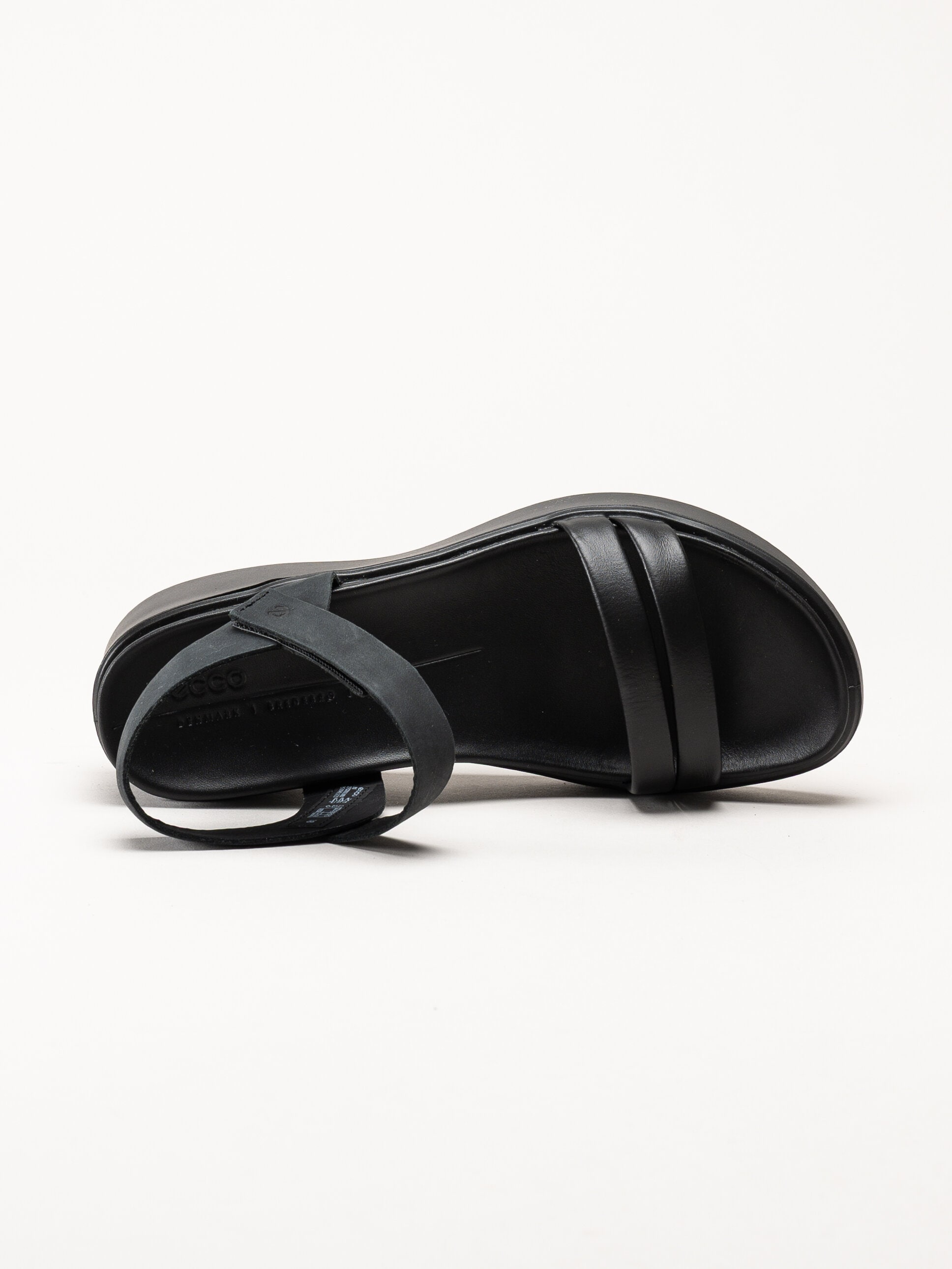 Ecco - Flowt W Wedge - Svarta sandaler i skinn med kilklack