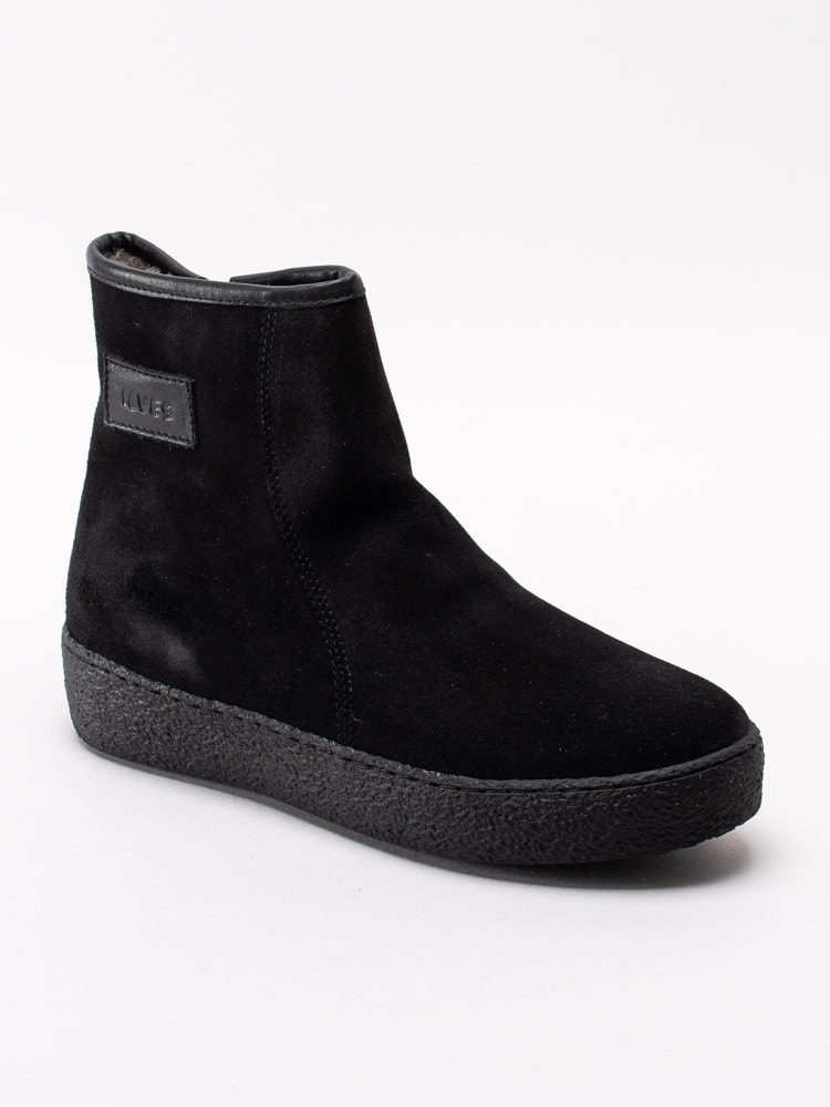 07193047 Ilves 758261S.01 svarta fårskinnsfodrade curlingkängor-1