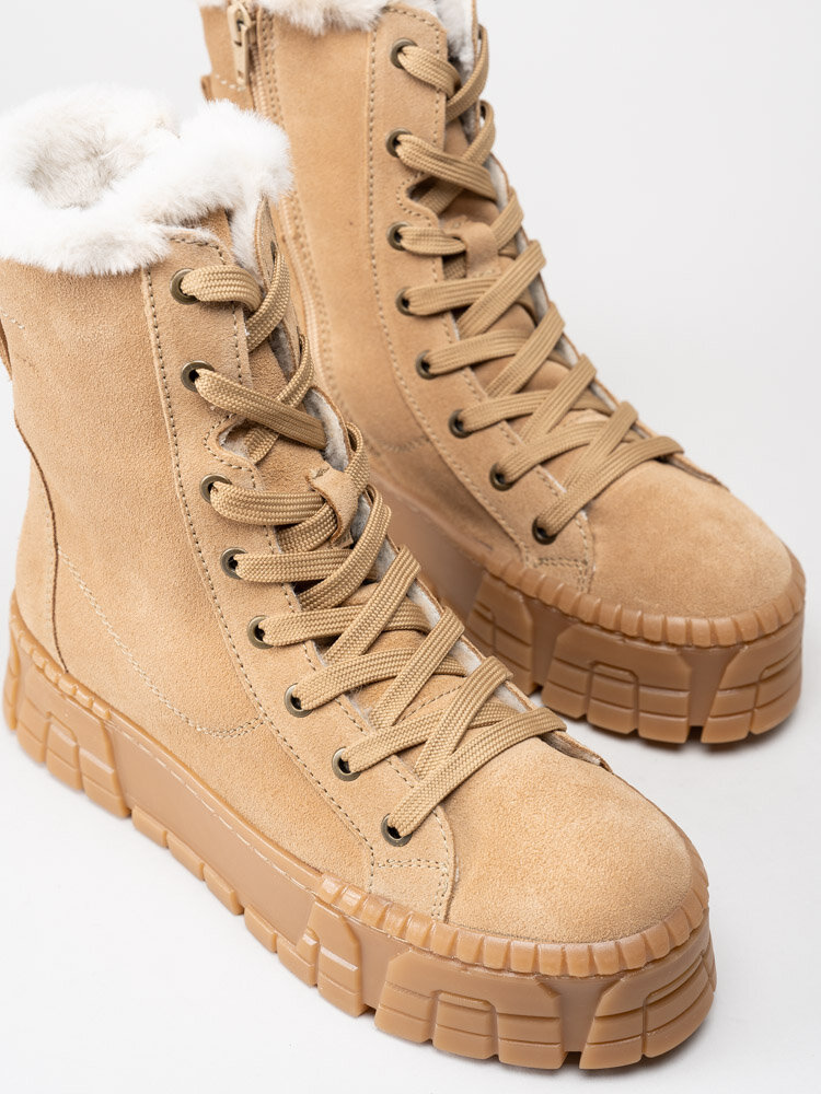 Tamaris - Beige fodrade kängor med platåsula