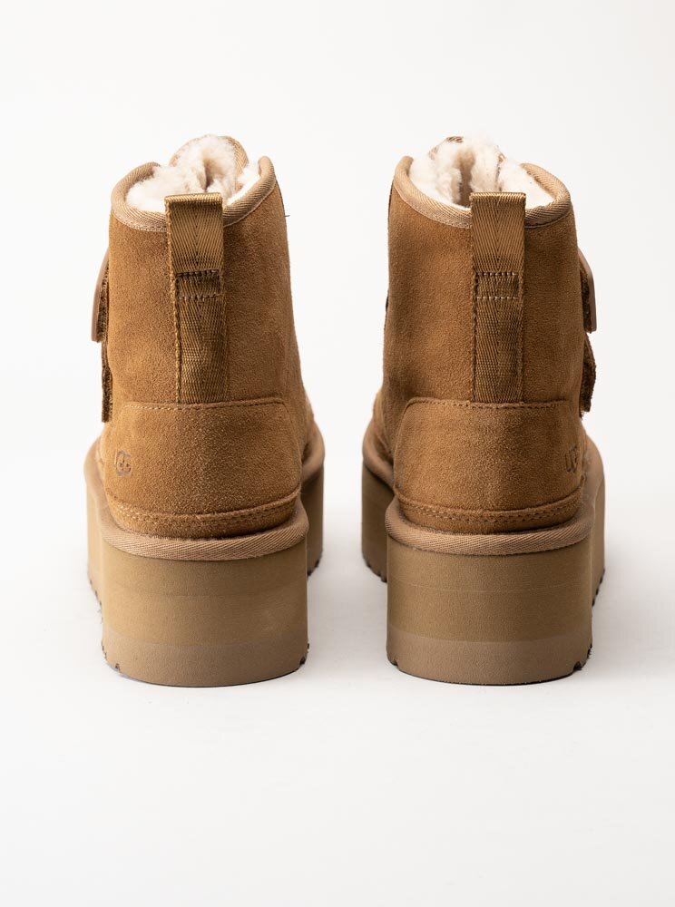 UGG - W Neumel Platform - Ljusbruna platåboots i mocka