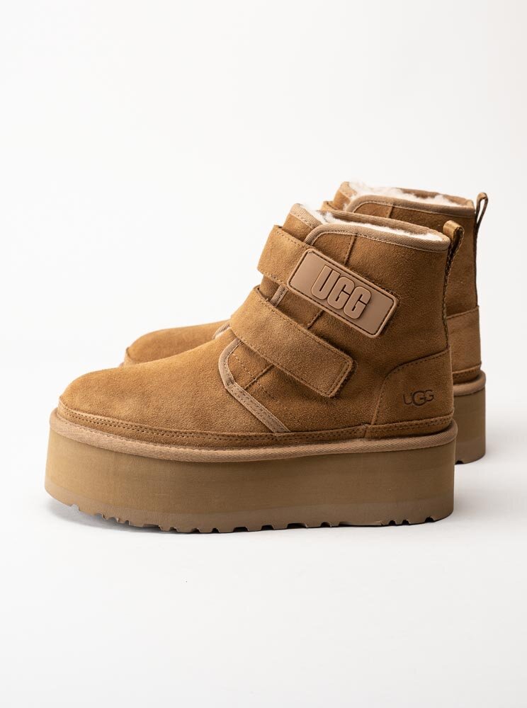 UGG - W Neumel Platform - Ljusbruna platåboots i mocka