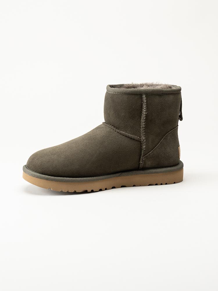 UGG - W Classic Mini II - Grå/gröna fårskinnsfodrade vinterboots i mocka