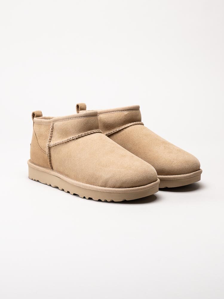 UGG - W Classic Ultra Mini - Beige låga boots i mocka