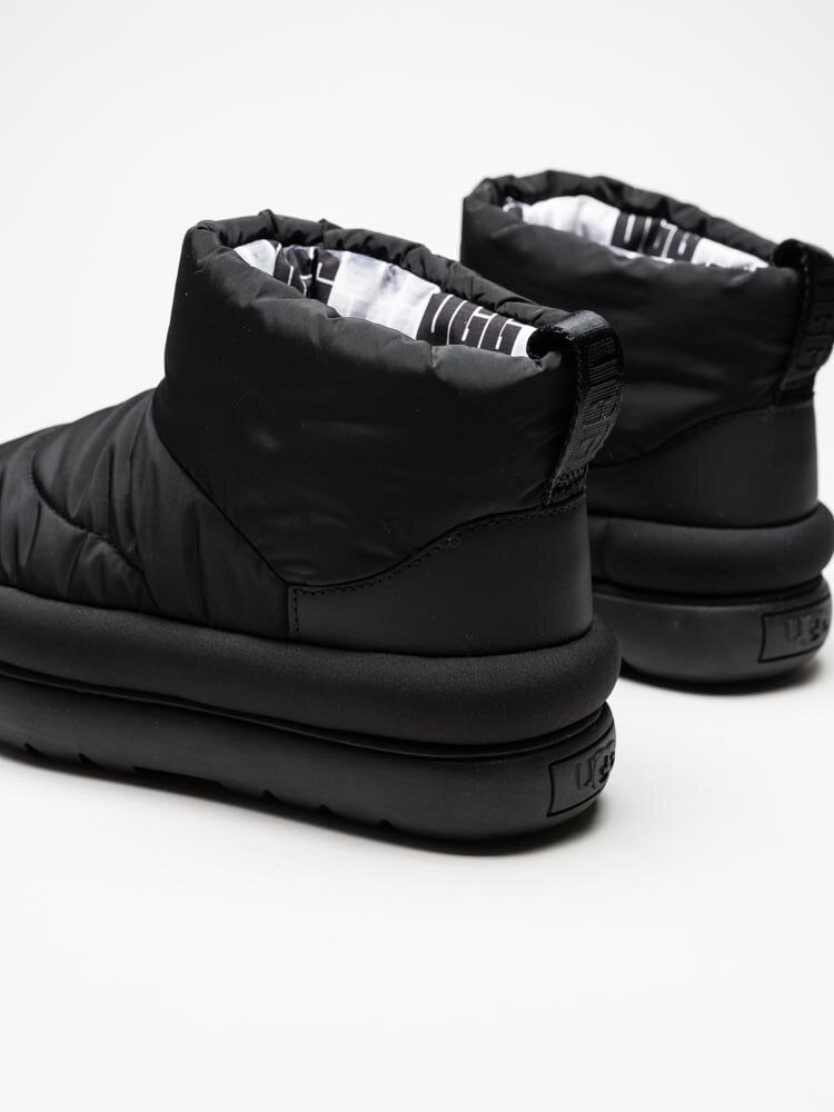 UGG - W Classic Maxi Mini - Svarta fodrade platåboots