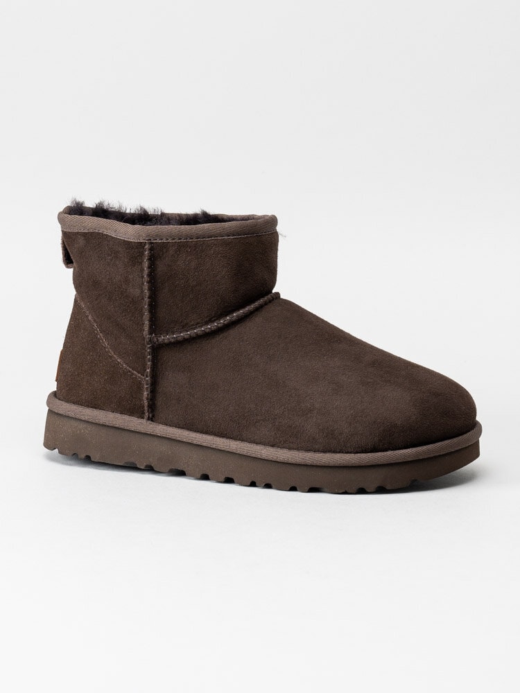 UGG - W Classic Mini II - Bruna fårskinnsfodrade vinterboots i mocka