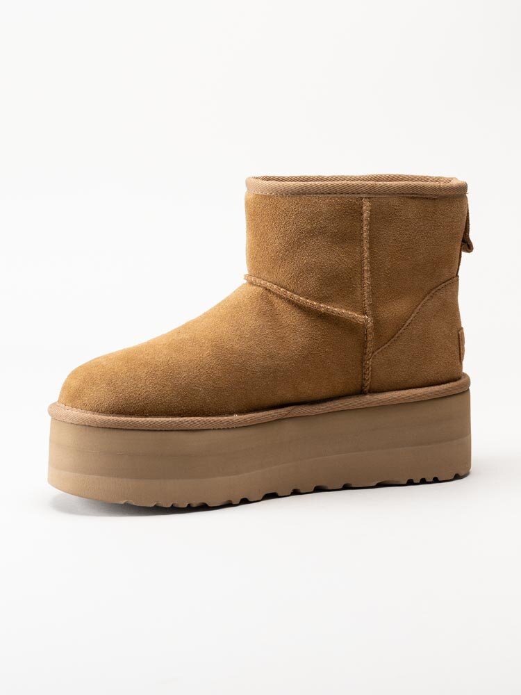 UGG - W Classic Mini Platform - Ljusbruna platåboots i mocka