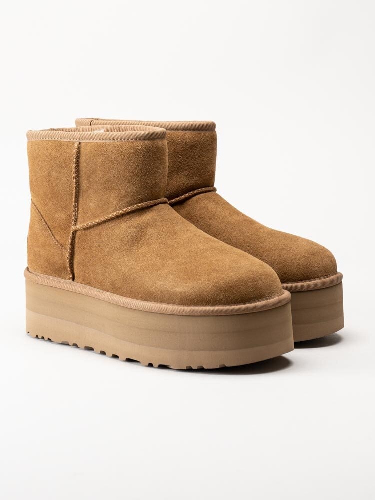UGG - W Classic Mini Platform - Ljusbruna platåboots i mocka