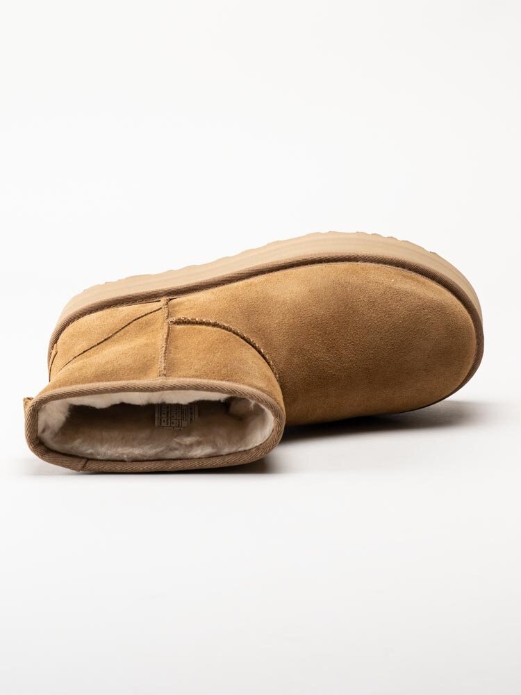 UGG - W Classic Mini Platform - Ljusbruna platåboots i mocka