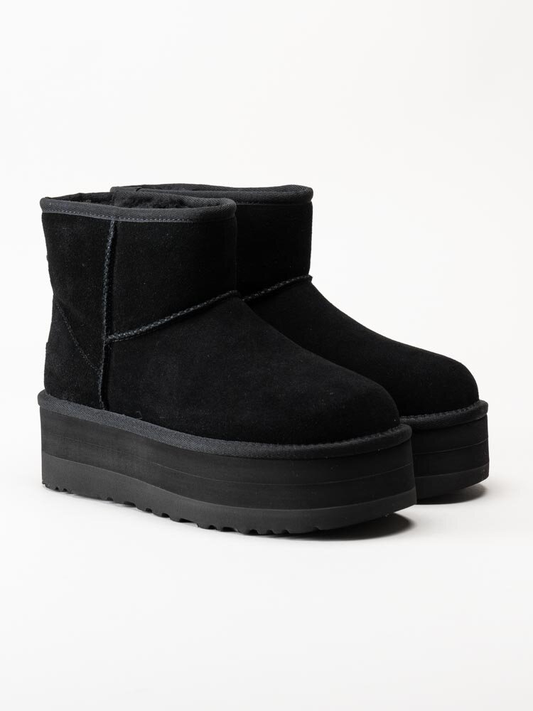 UGG - W Classic Mini Platform - Svarta platåboots i mocka