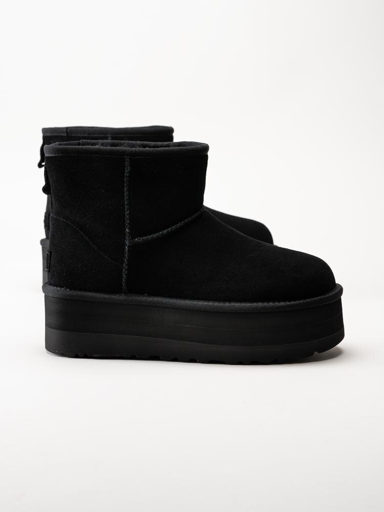 UGG - W Classic Mini Platform - Svarta platåboots i mocka