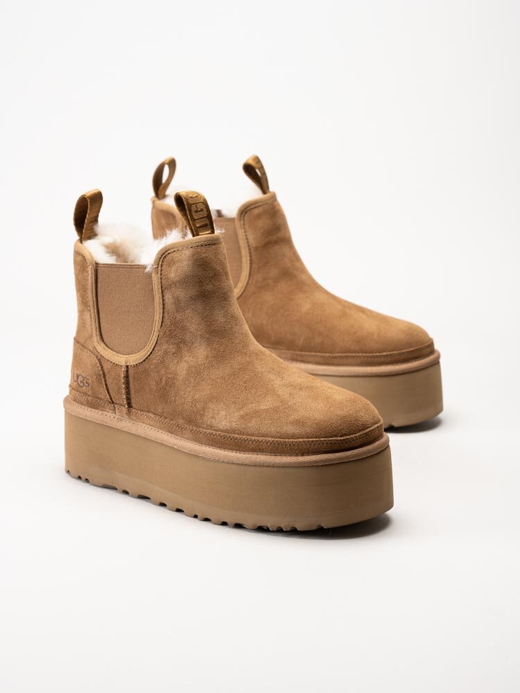 UGG - W Neumel Platform CH - Bruna platåboots i mocka