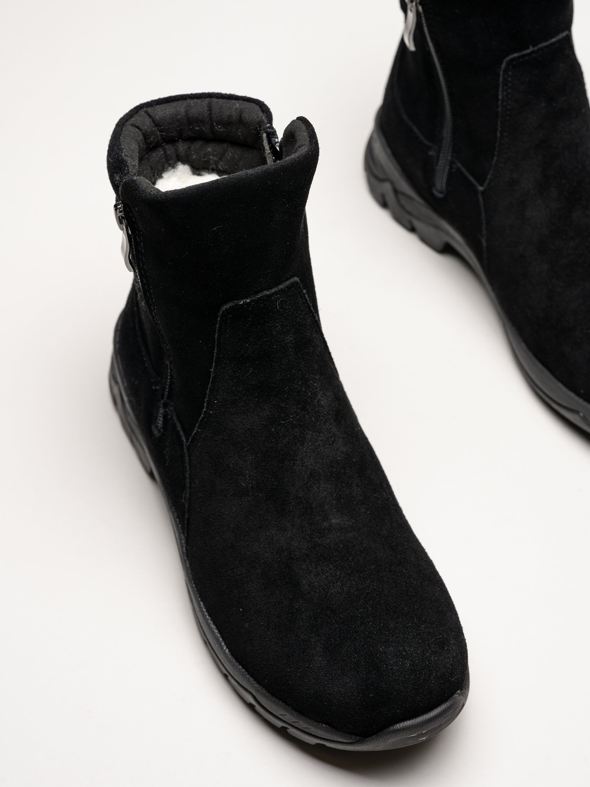 Eskimo - Kenton Studs - Svarta fodrade boots med dobbar i mocka