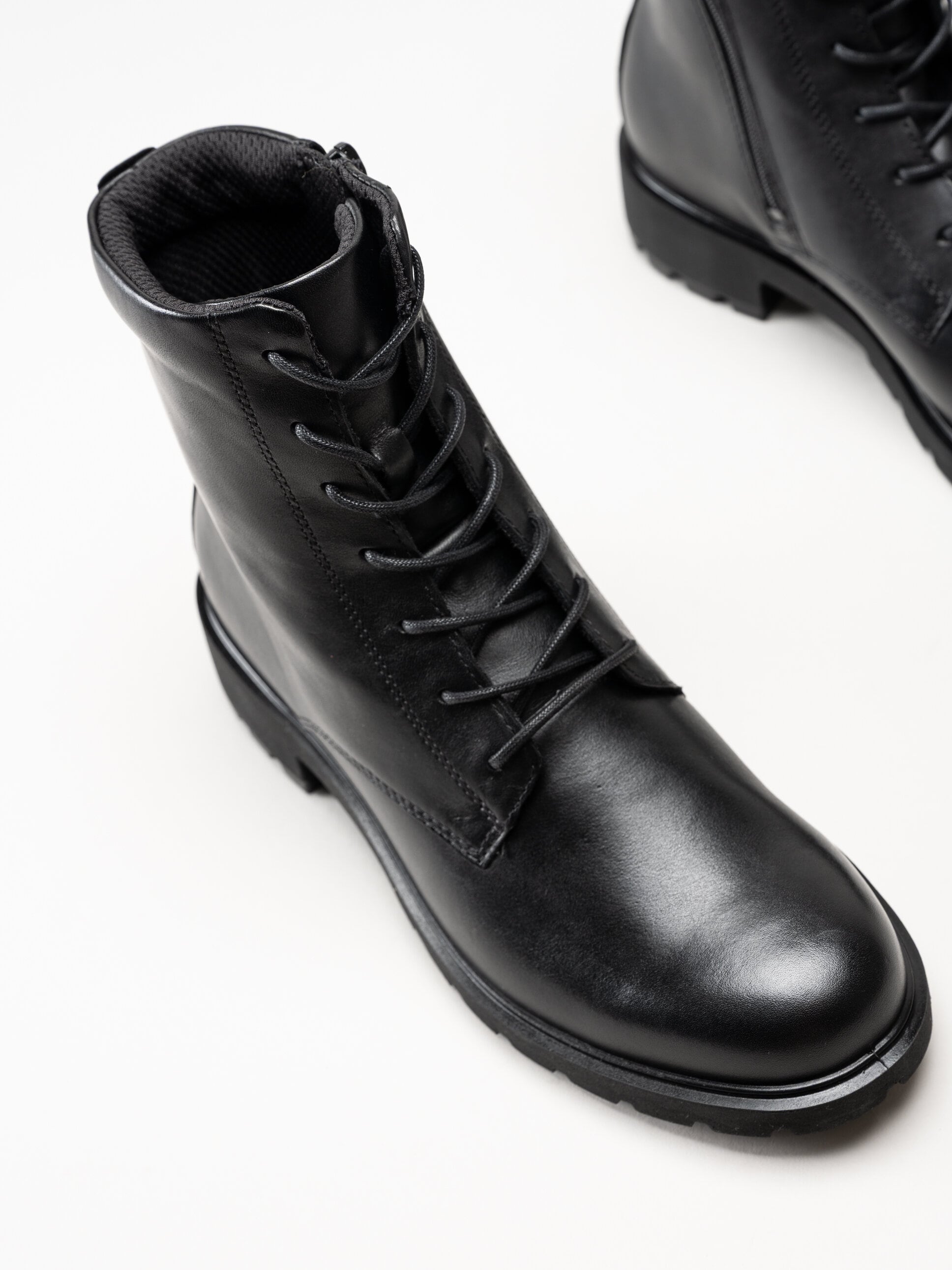 Ecco - Metro Vienna Lace Boot - Svarta kängor i skinn