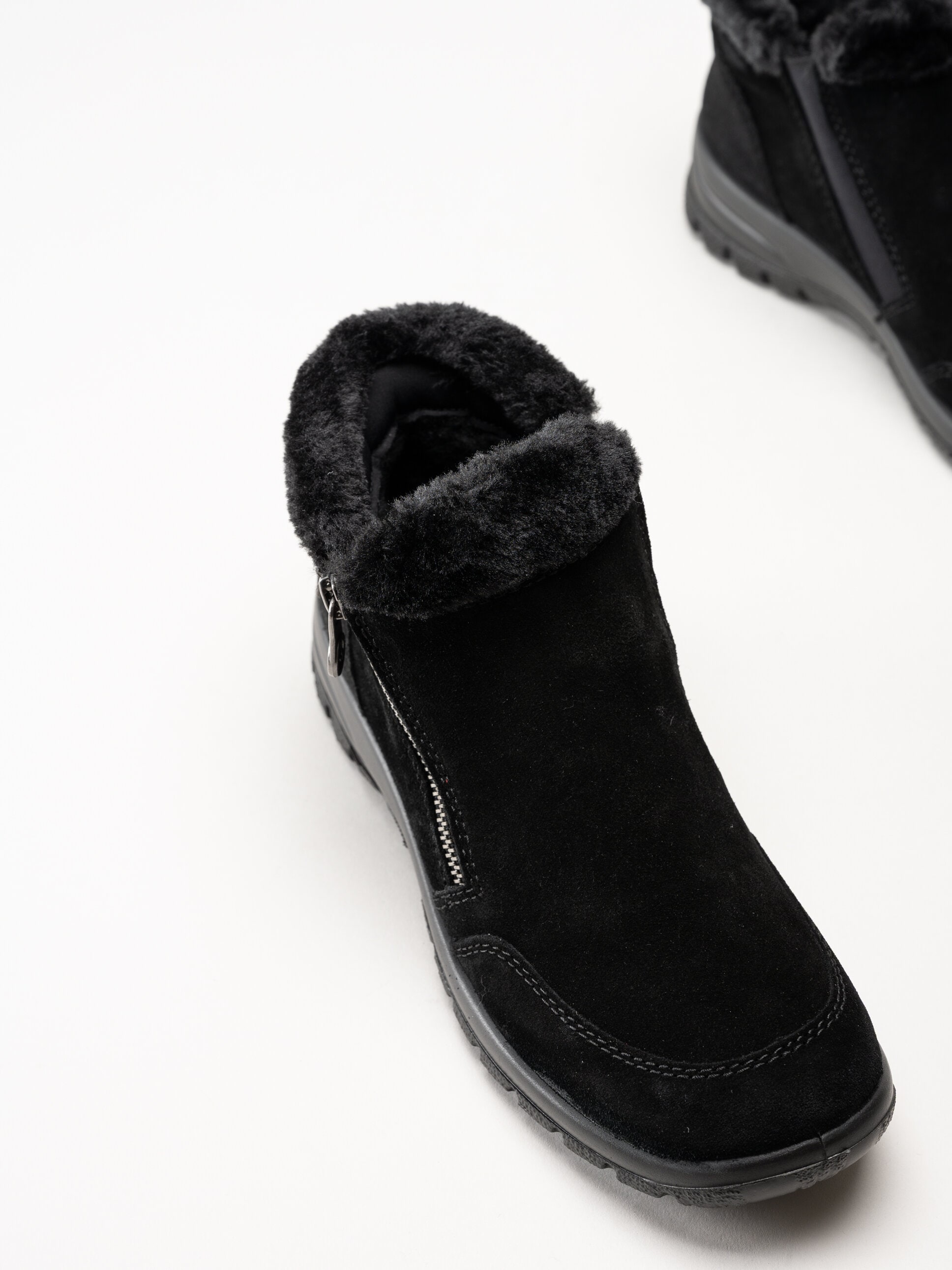 Rieker - Svarta fodrade boots i mocka