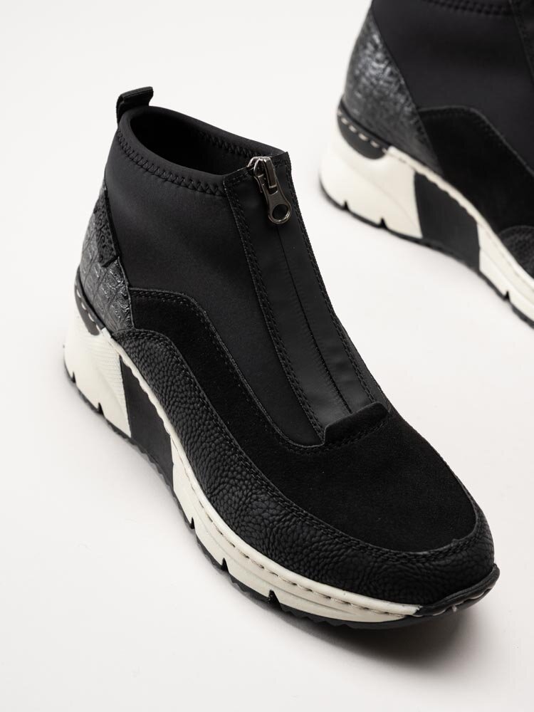 Rieker - Svarta sneakerboots med kilklack