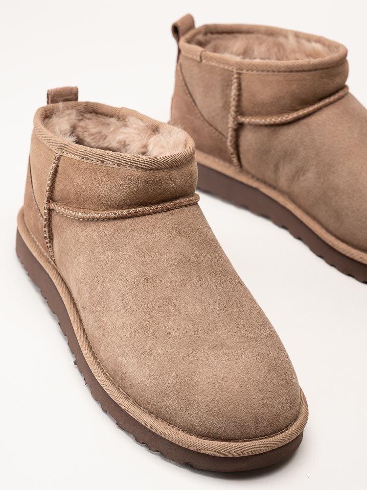 UGG - W Classic Ultra Mini - Bruna ullfodrade vinterboots i mocka
