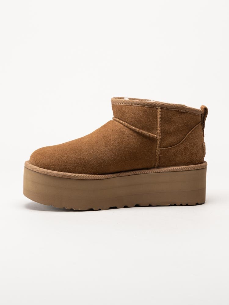 UGG - W Classic Ultra Mini Platform - Ljusbruna ullfodrade platåboots i mocka