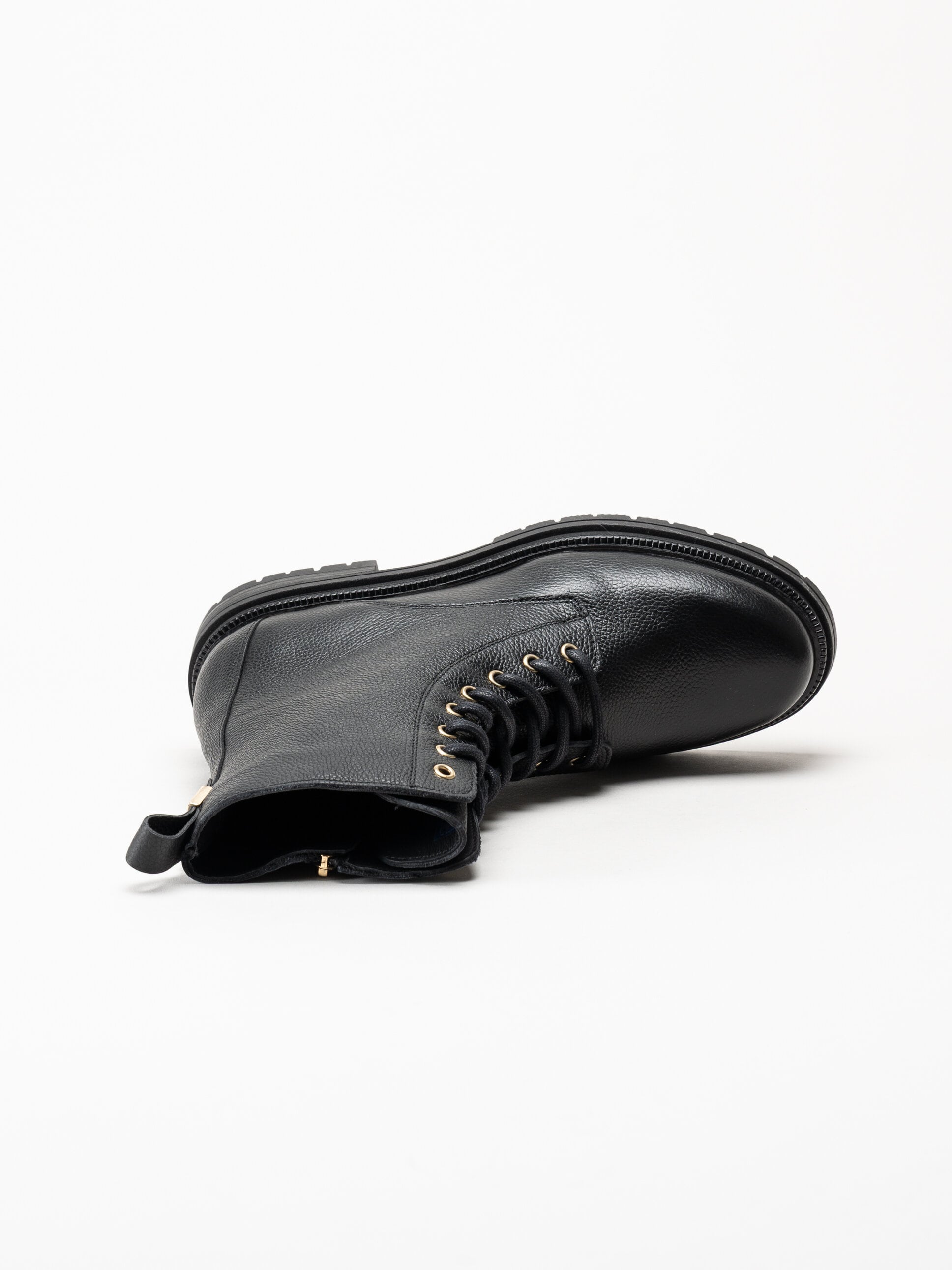 Tommy Hilfiger - TH Plaque Pebble Lace Boot - Svarta kängor i skinn