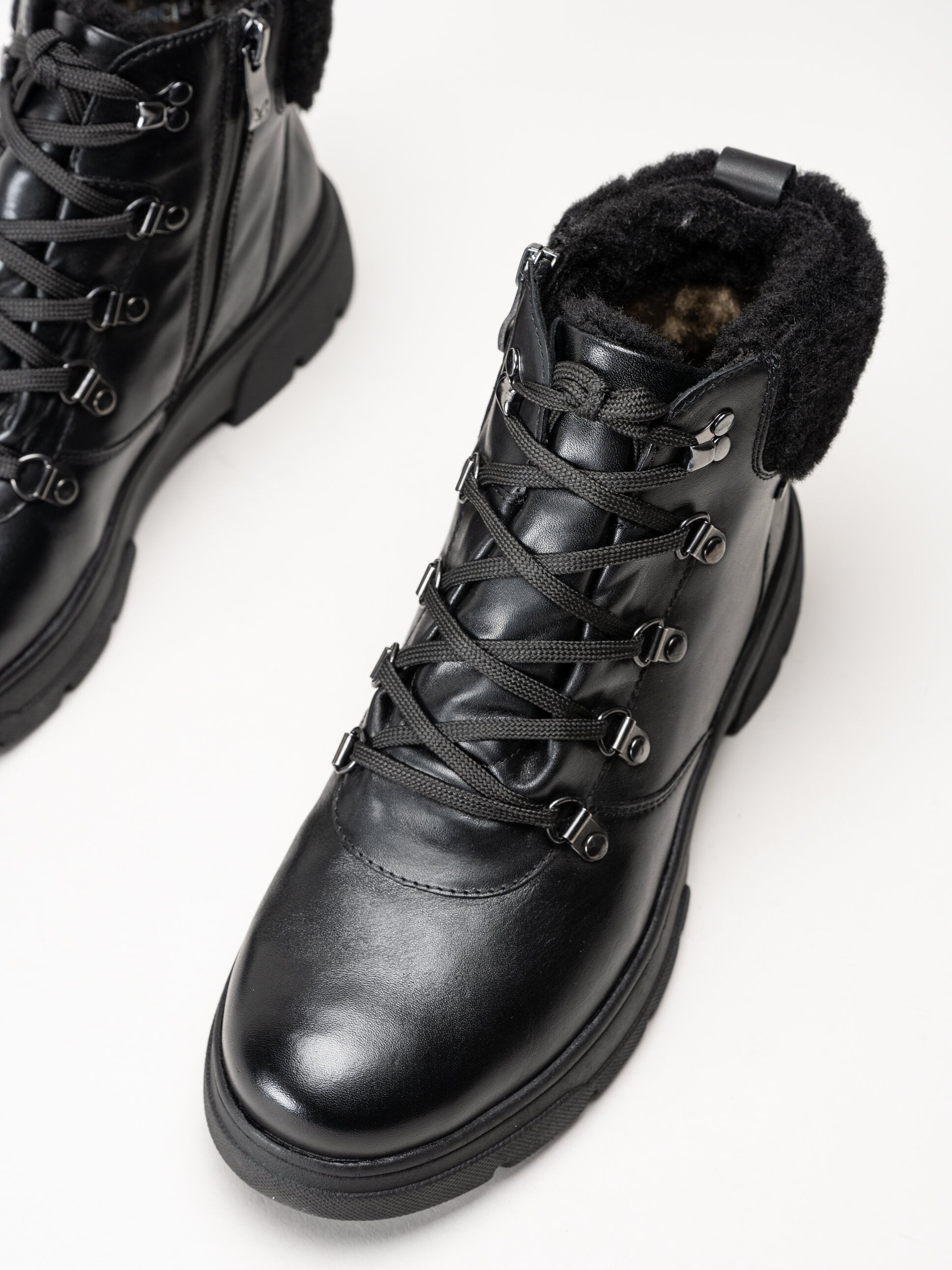 Caprice - Svarta kängor i skinn