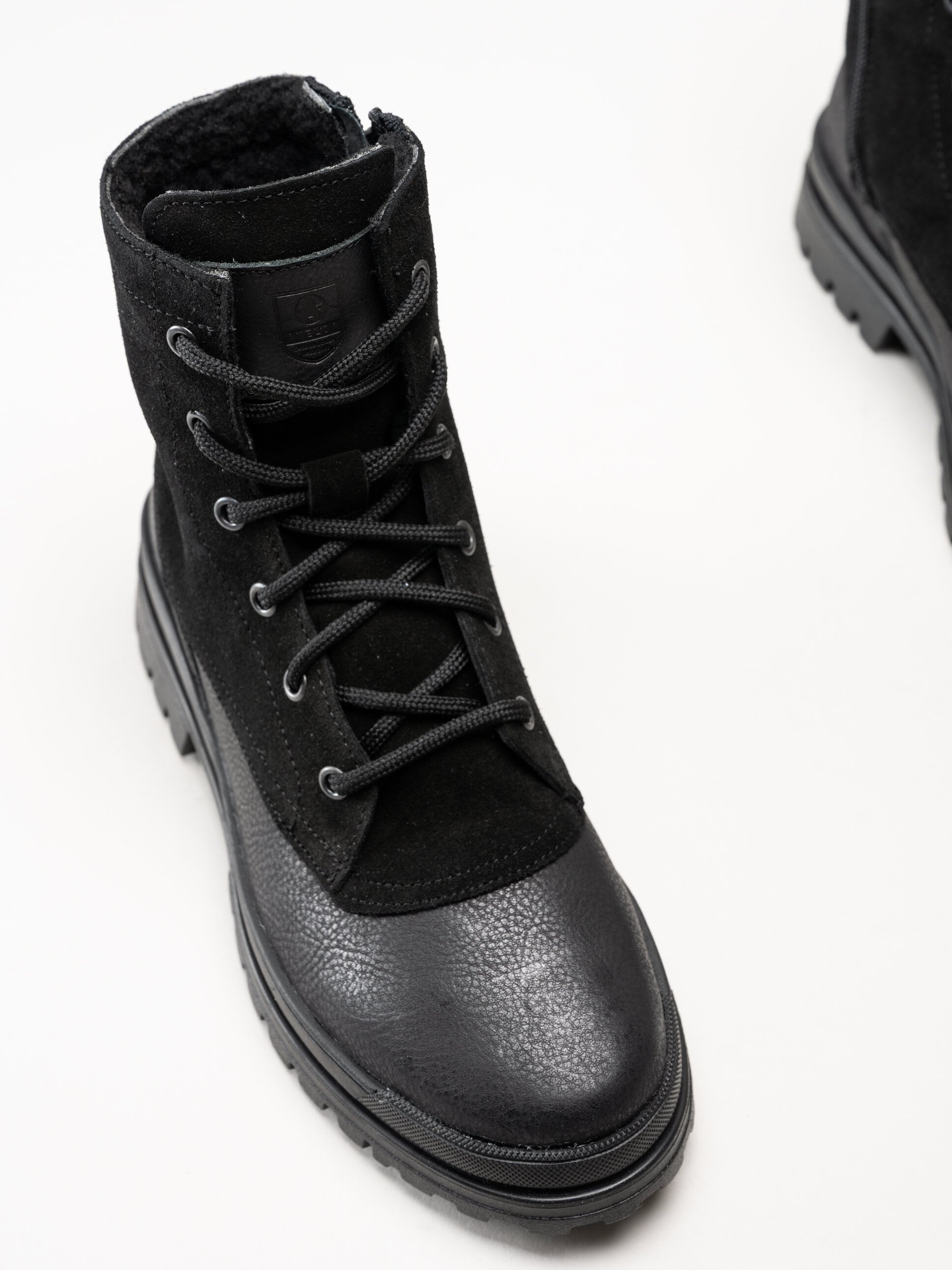 Axelda - Aosta WP - Svarta broddkängor i mocka