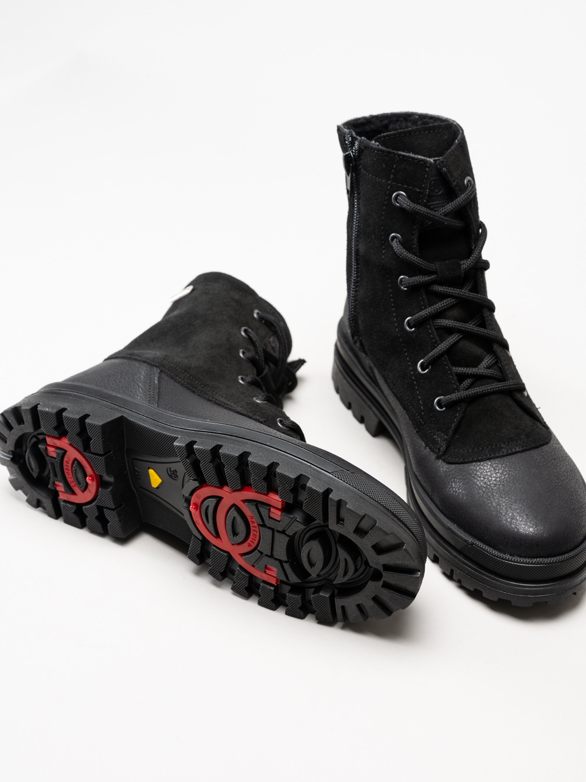 Axelda - Aosta WP - Svarta broddkängor i mocka