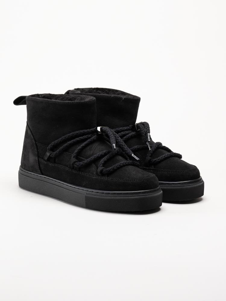 Inuikii - Classic Low - Svarta låga mocka boots