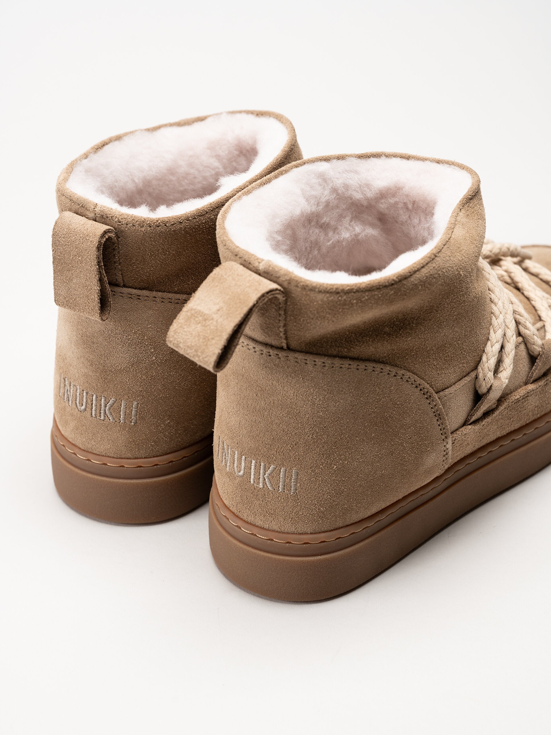 Inuikii - Classic Low - Beige fodrade boots i mocka
