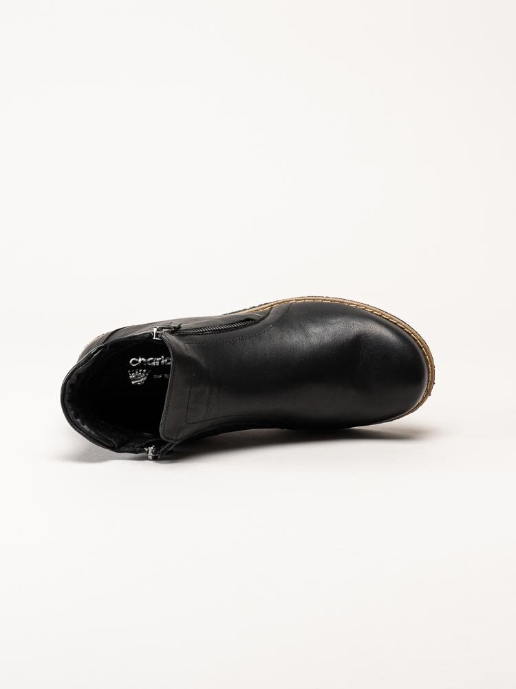 Charlotte of Sweden - Svarta boots i skinn