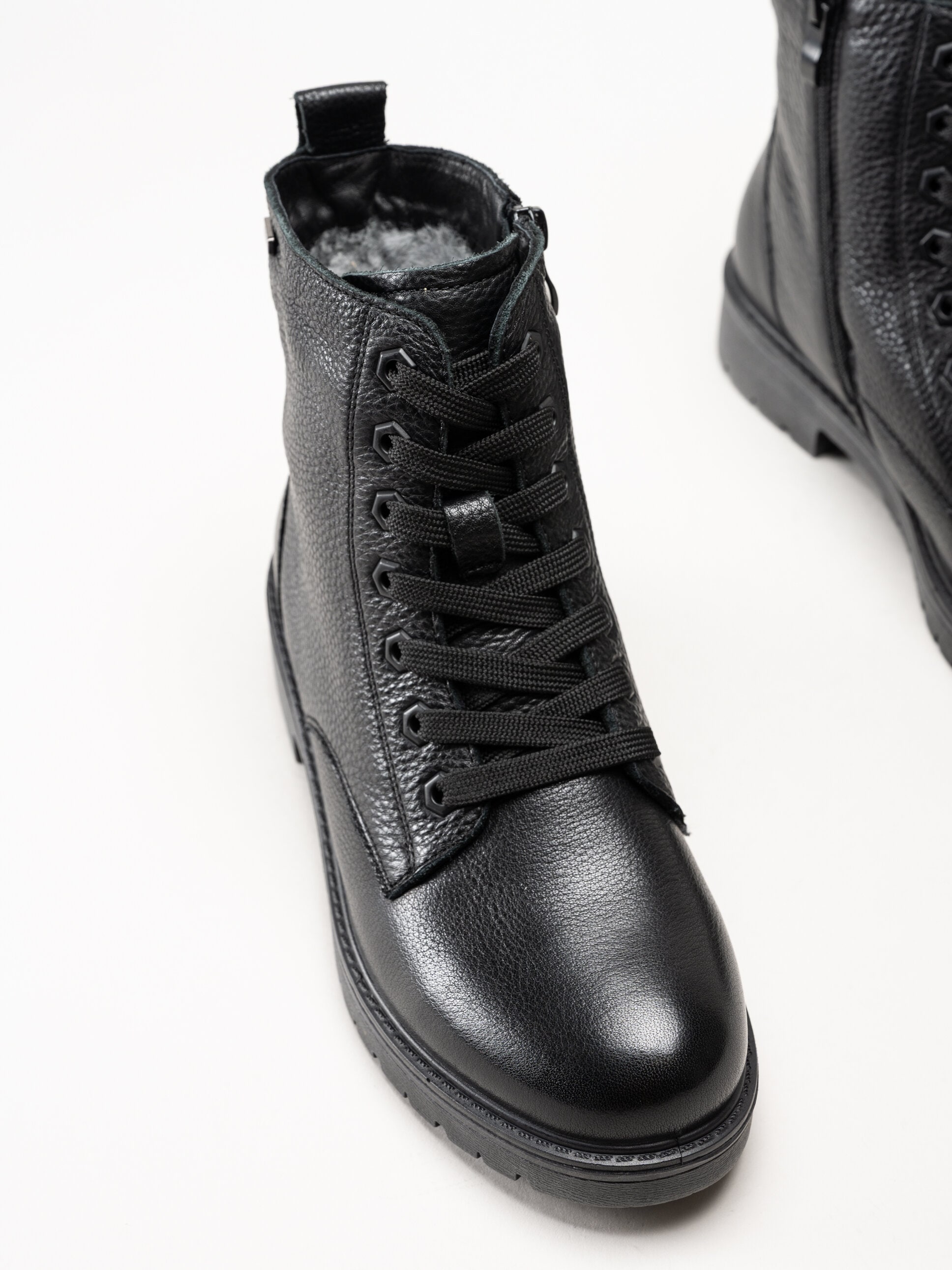 G Comfort - Svarta skinnkängor med fårskinnsfoder