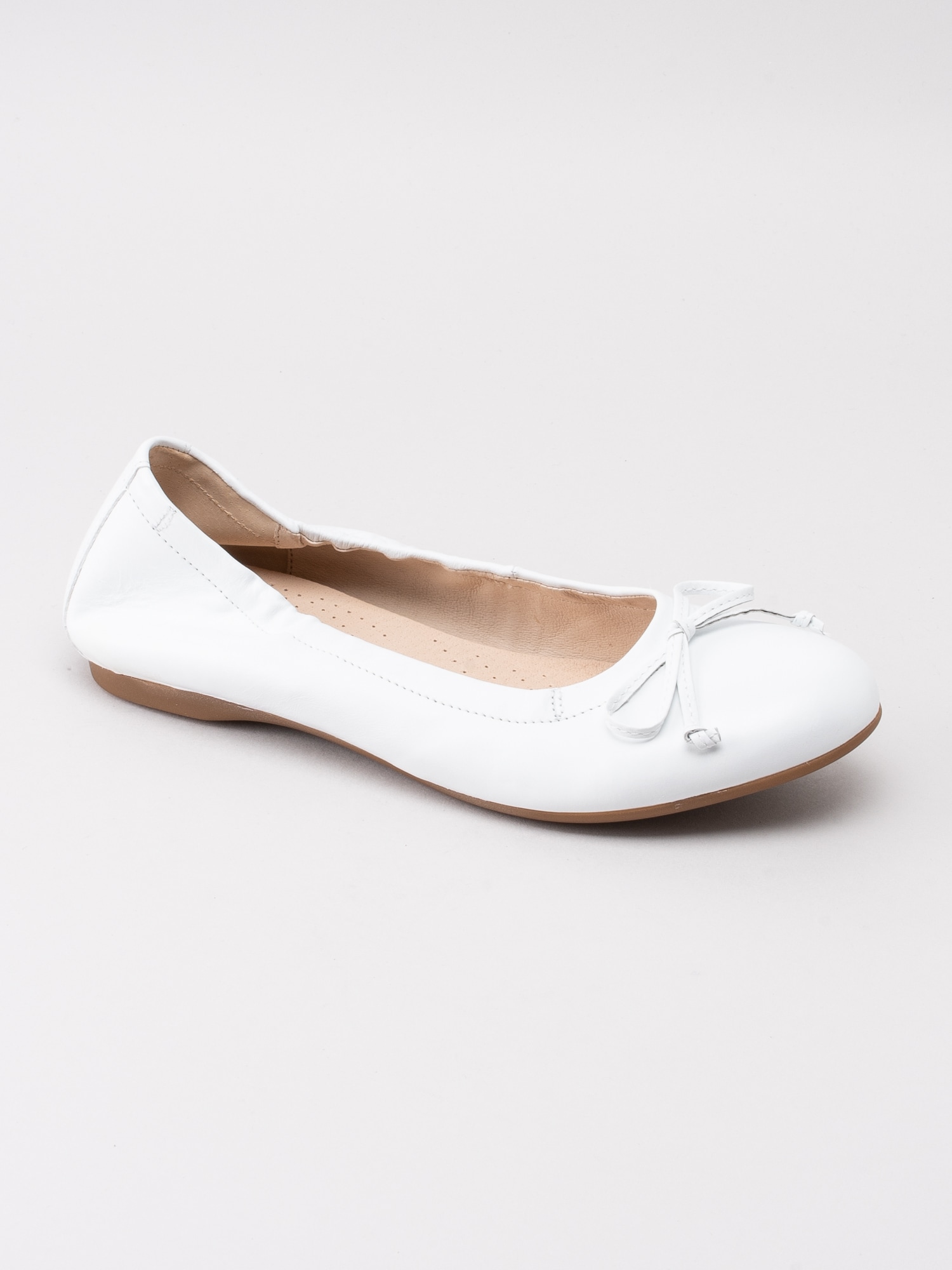 08191041 Gabor 24.120-21 vita klassiska ballerinas med resårhäl-1