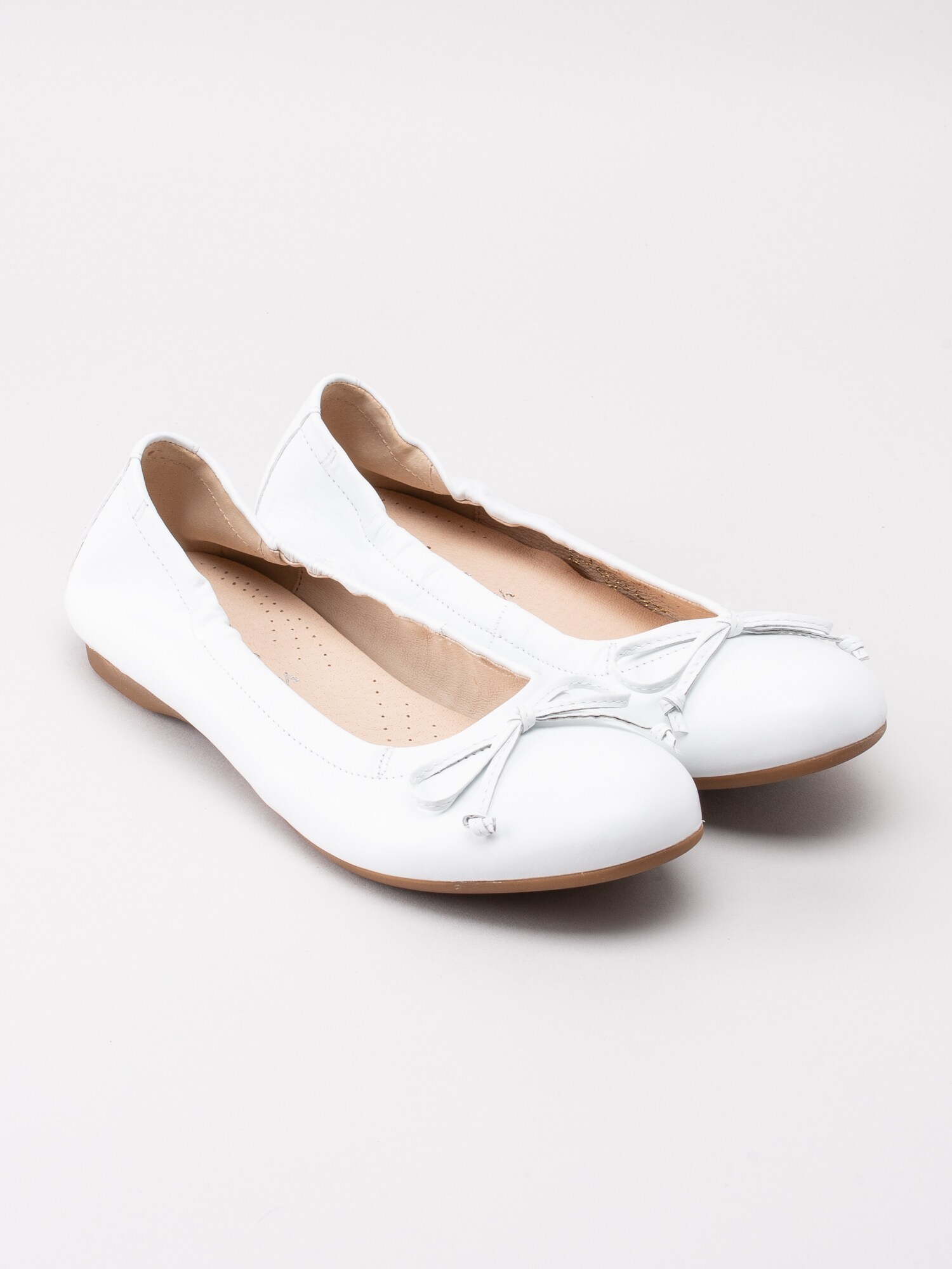 08191041 Gabor 24.120-21 vita klassiska ballerinas med resårhäl-3