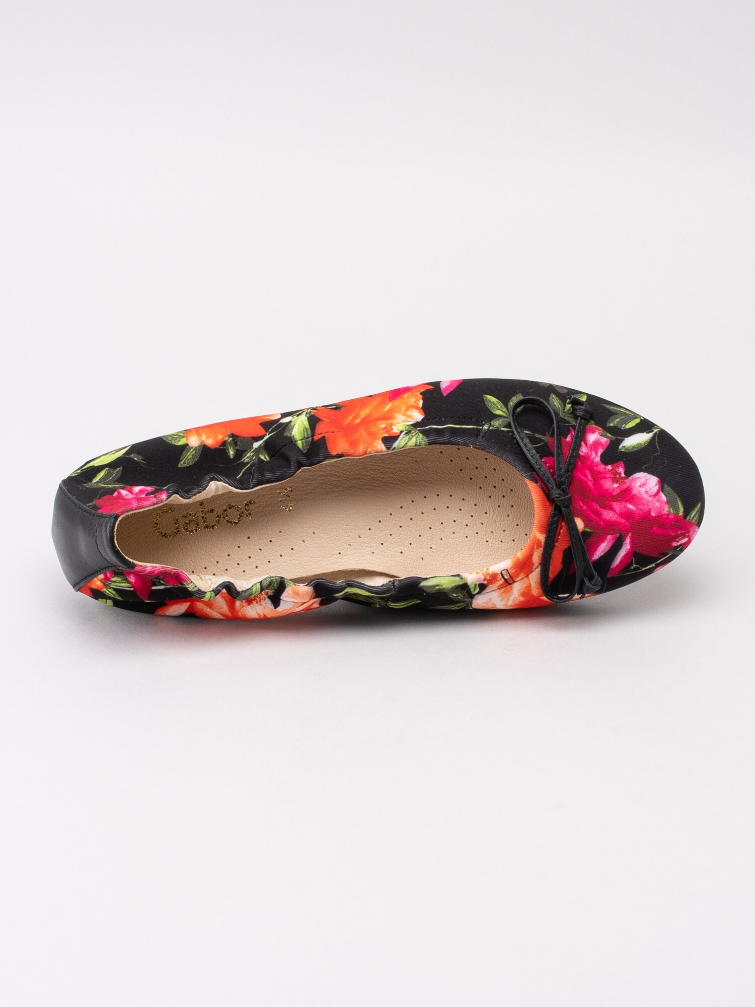 08191043 Gabor 24.120-47 svarta resårballerinas med blommotiv-4