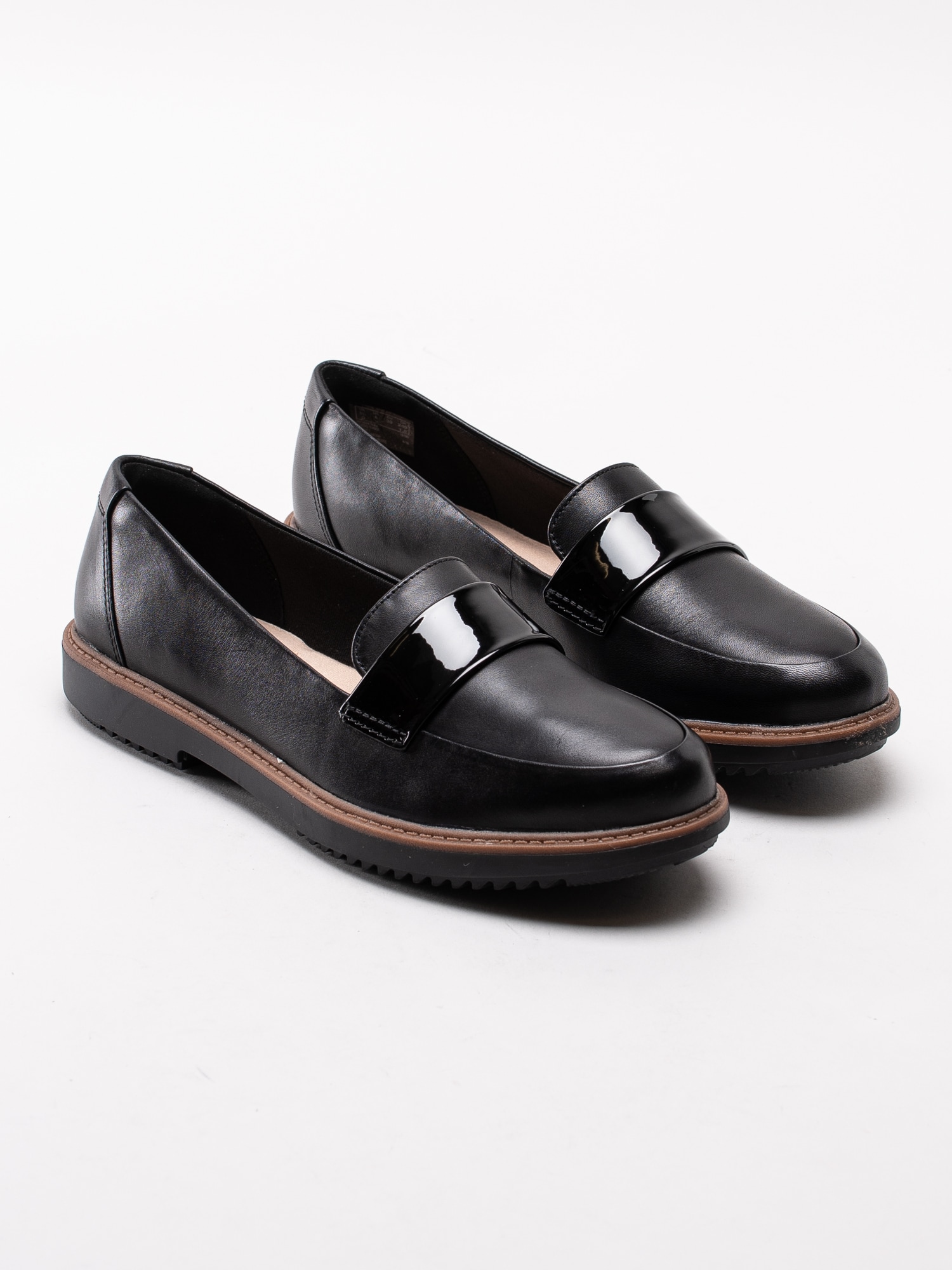 08193002 Clarks Raisie Arlie 26136341 svarta loafers med lackparti-3