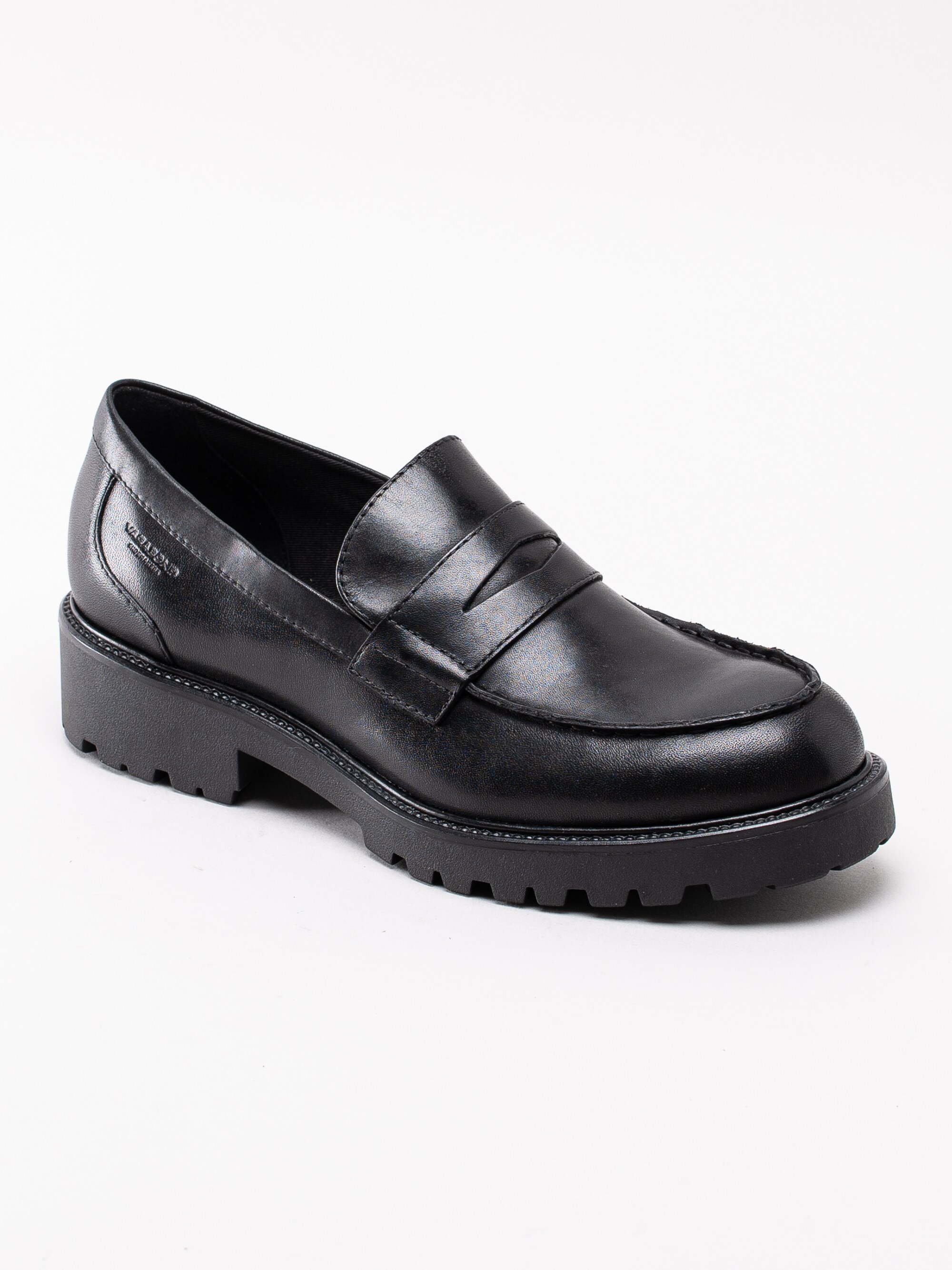 08193035 Vagabond Kenova 4641-301-20 svarta loafers med grov sula-1